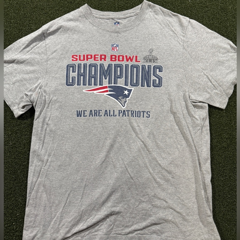 Vintage Patriots Super Bowl Champions Tee
